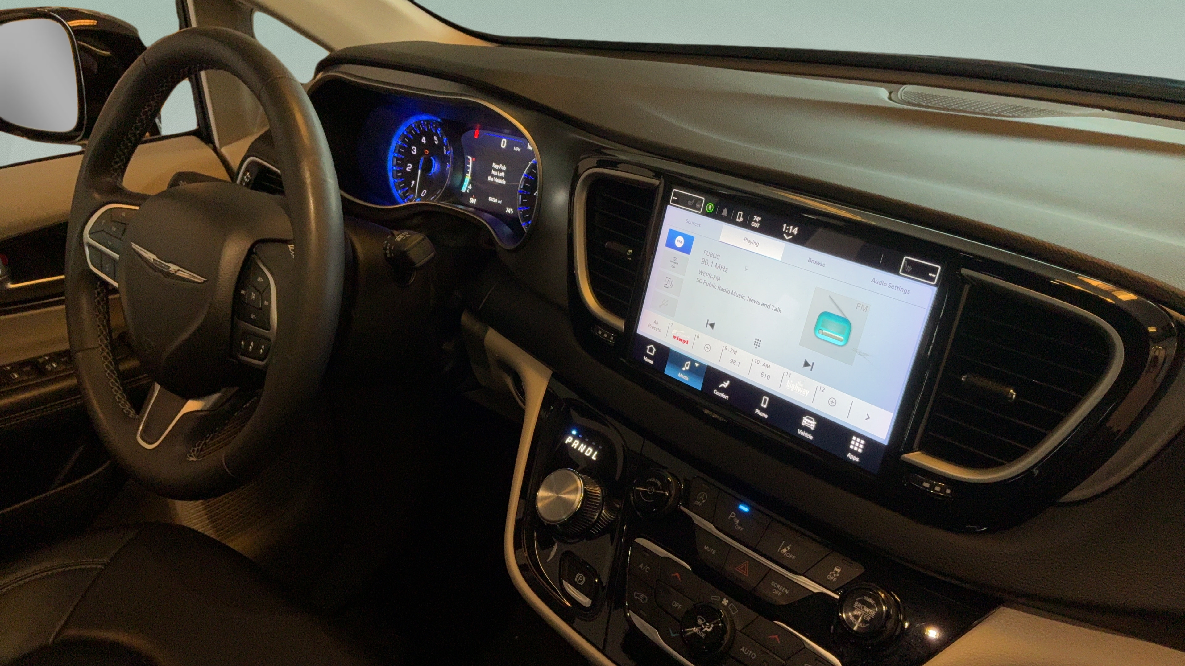 Used 2024 Chrysler Pacifica Touring-L FWD image 40