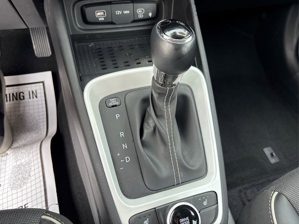 Certified 2023 Hyundai Venue Limited w/ Cargo Package image 34