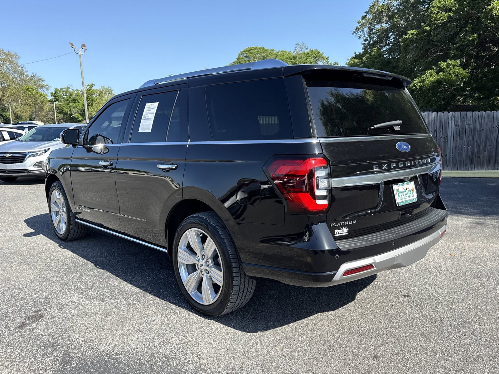 Used 2023 Ford Expedition Platinum RWD image 3