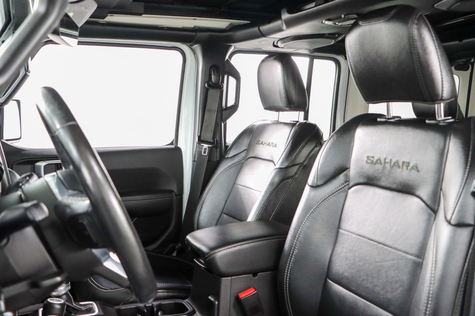 Used 2022 Jeep Wrangler Unlimited Sahara w/ Cold Weather Group image 25