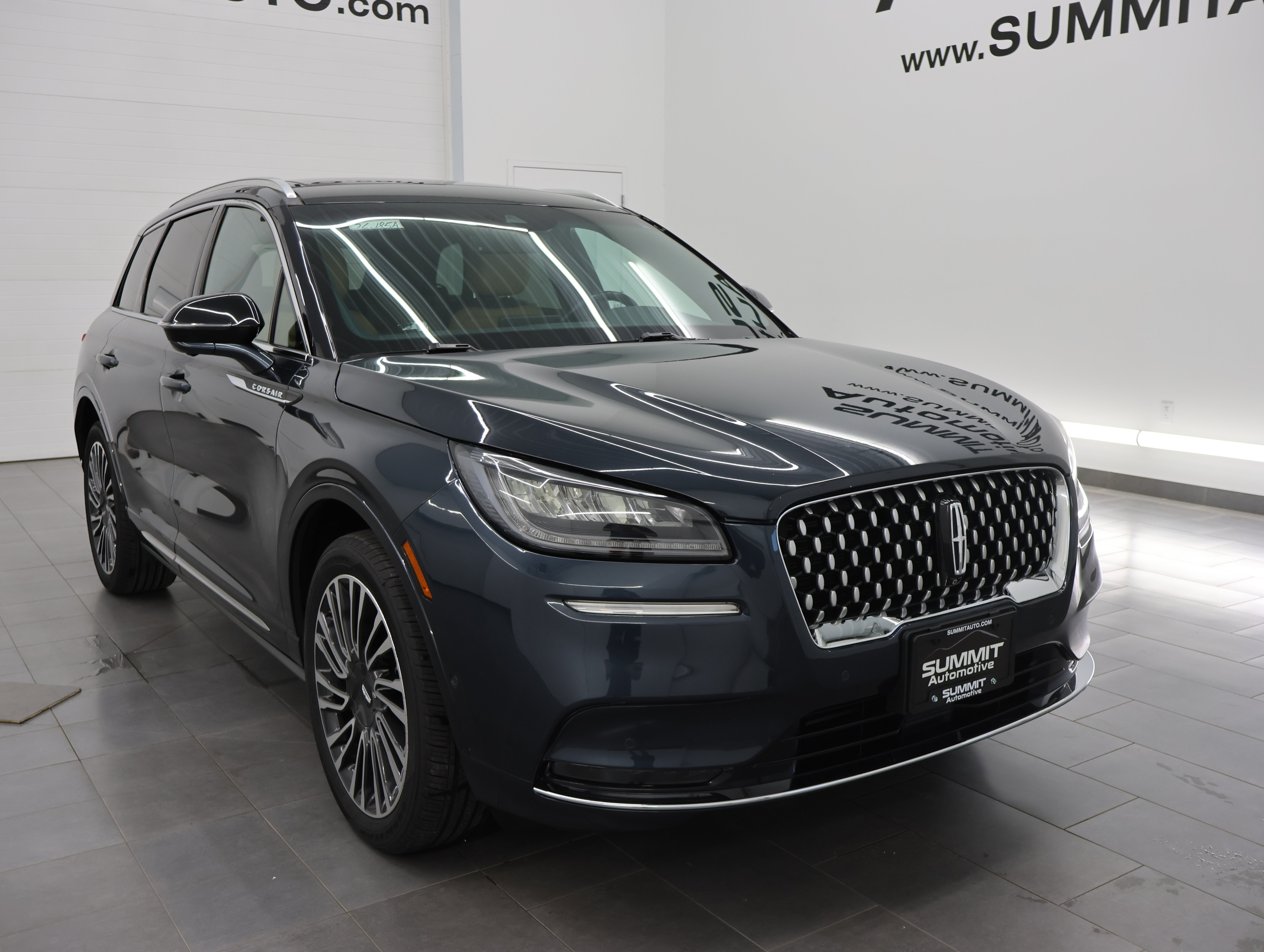 Used 2020 Lincoln Corsair Reserve w/ Equipment Group 201A AWD/4WD image 2