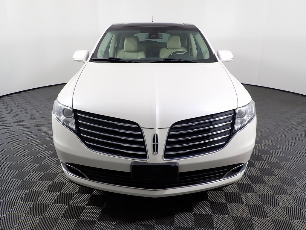 Used 2019 Lincoln MKT AWD image 6