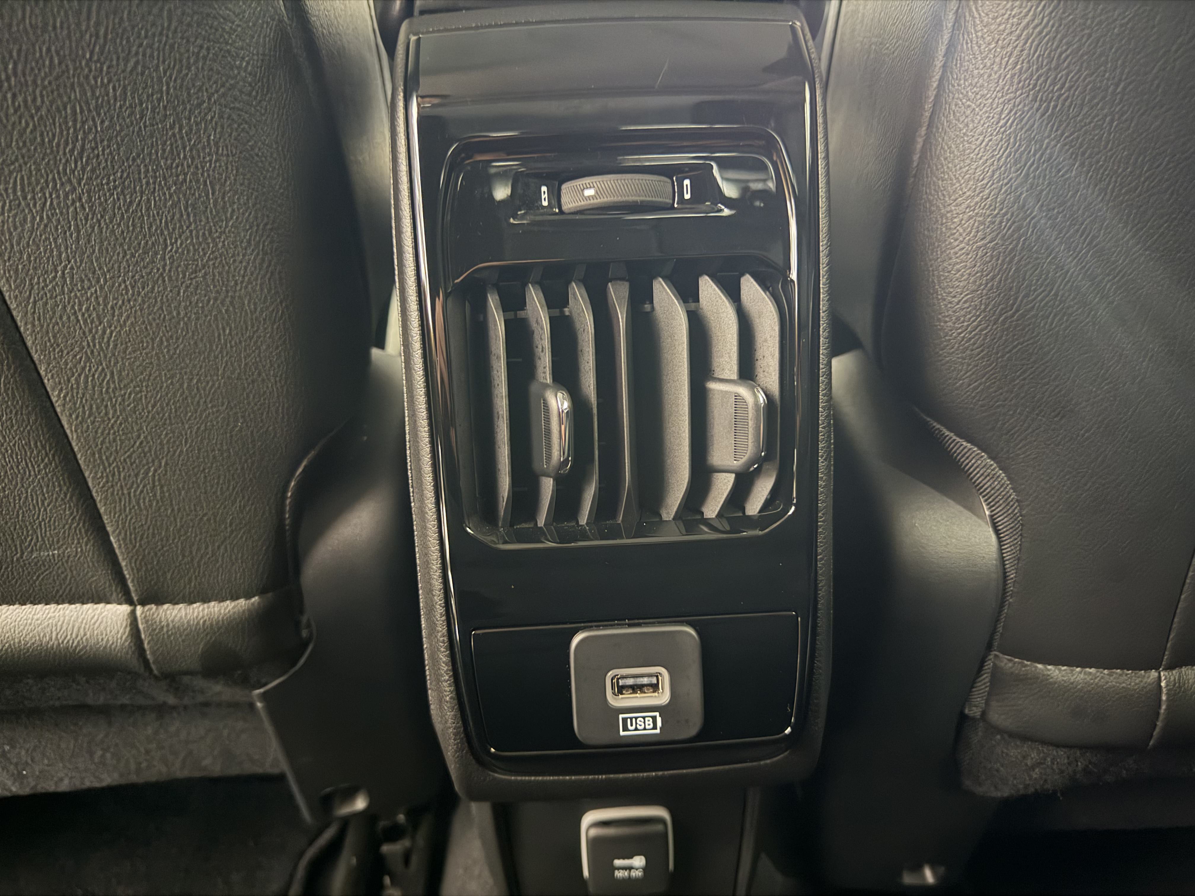 Used 2022 Jeep Compass Latitude w/ Sun and Sound Group AWD/4WD image 28