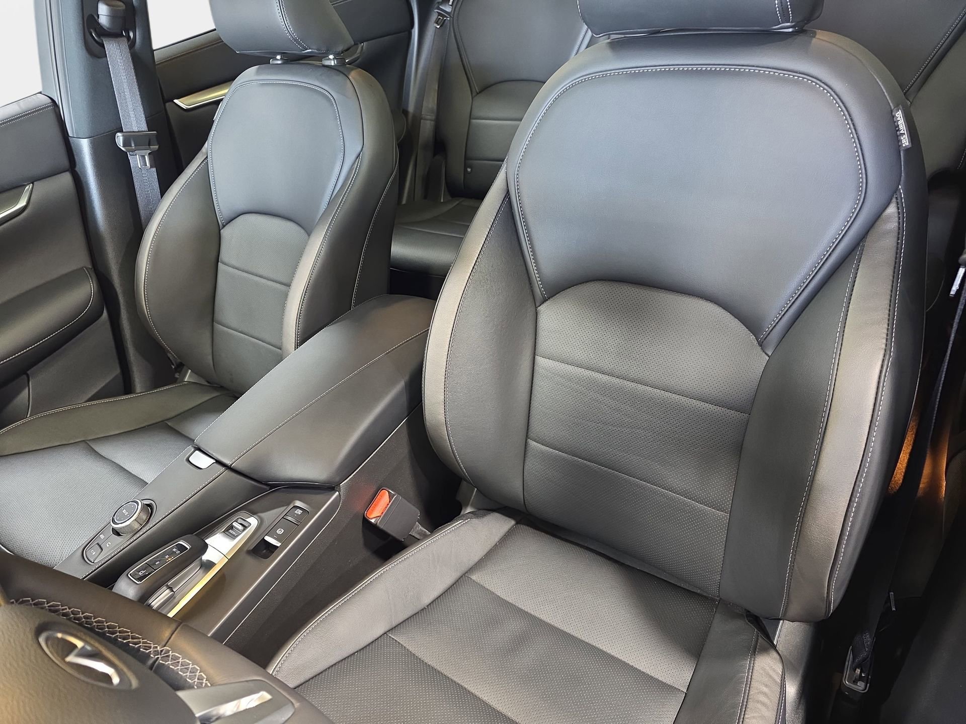Certified 2025 INFINITI QX50 Luxe w/ Accent Package image 15