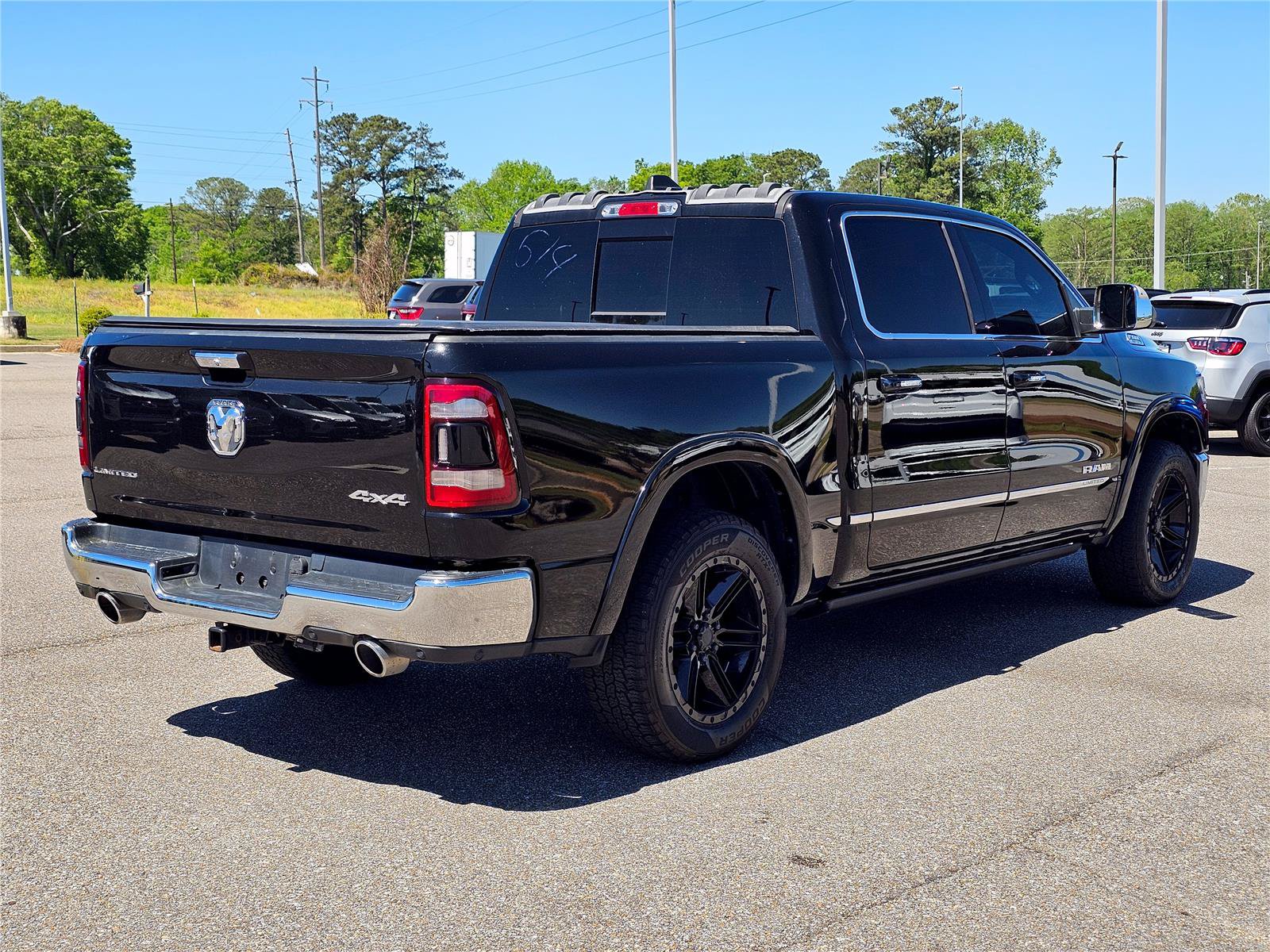 Used 2019 RAM 1500 Limited AWD/4WD image 9