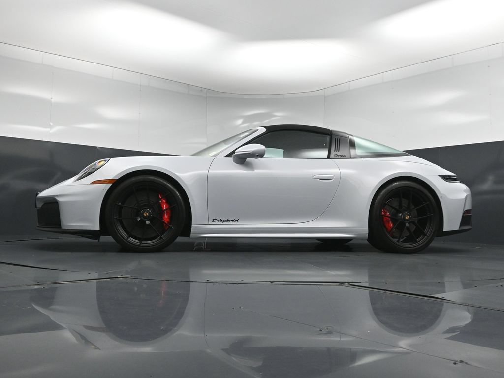 Certified 2025 Porsche 911 Targa 4 GTS AWD/4WD image 25