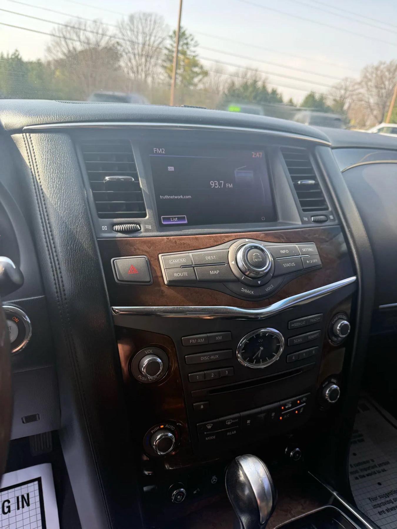 Used 2012 INFINITI QX56 4WD w/ Deluxe Touring Pkg image 25