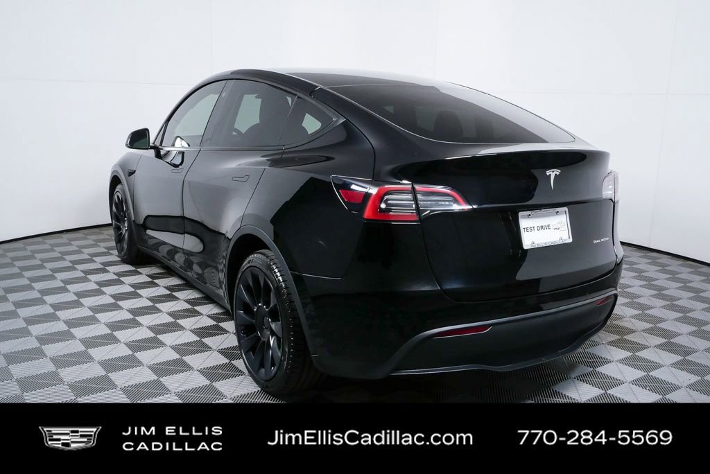 Used 2022 Tesla Model Y Long Range image 13