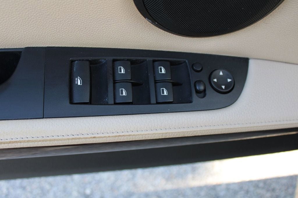 Used 2011 BMW 335i Convertible RWD image 21
