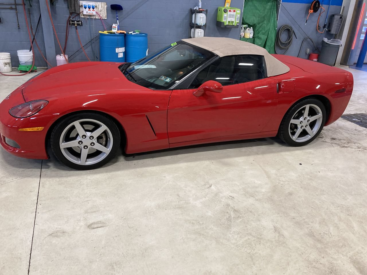 Used 2005 Chevrolet Corvette Convertible w/ Preferred Equipment Group RWD image 4