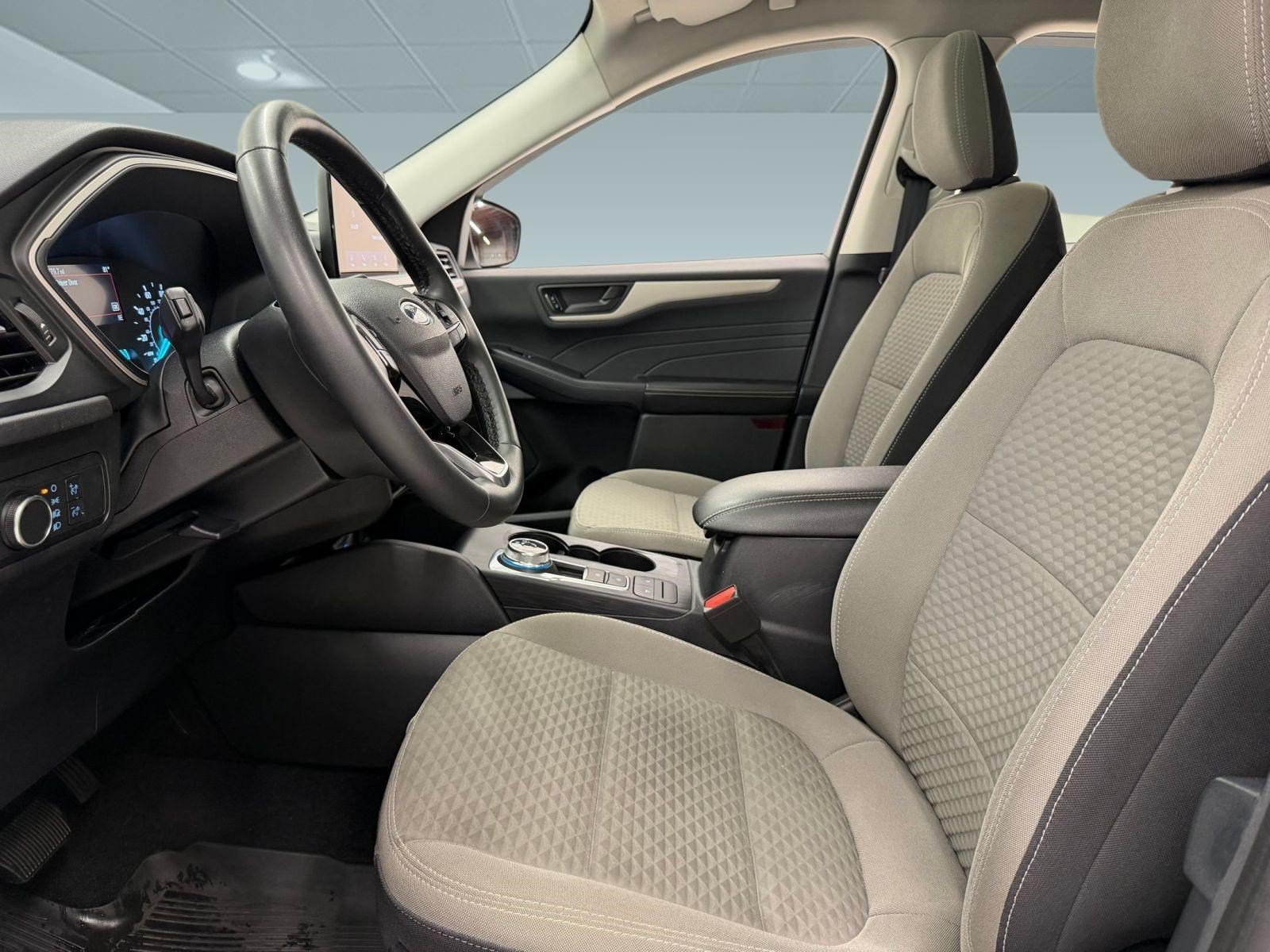 Used 2022 Ford Escape SE w/ Convenience Package AWD/4WD image 4