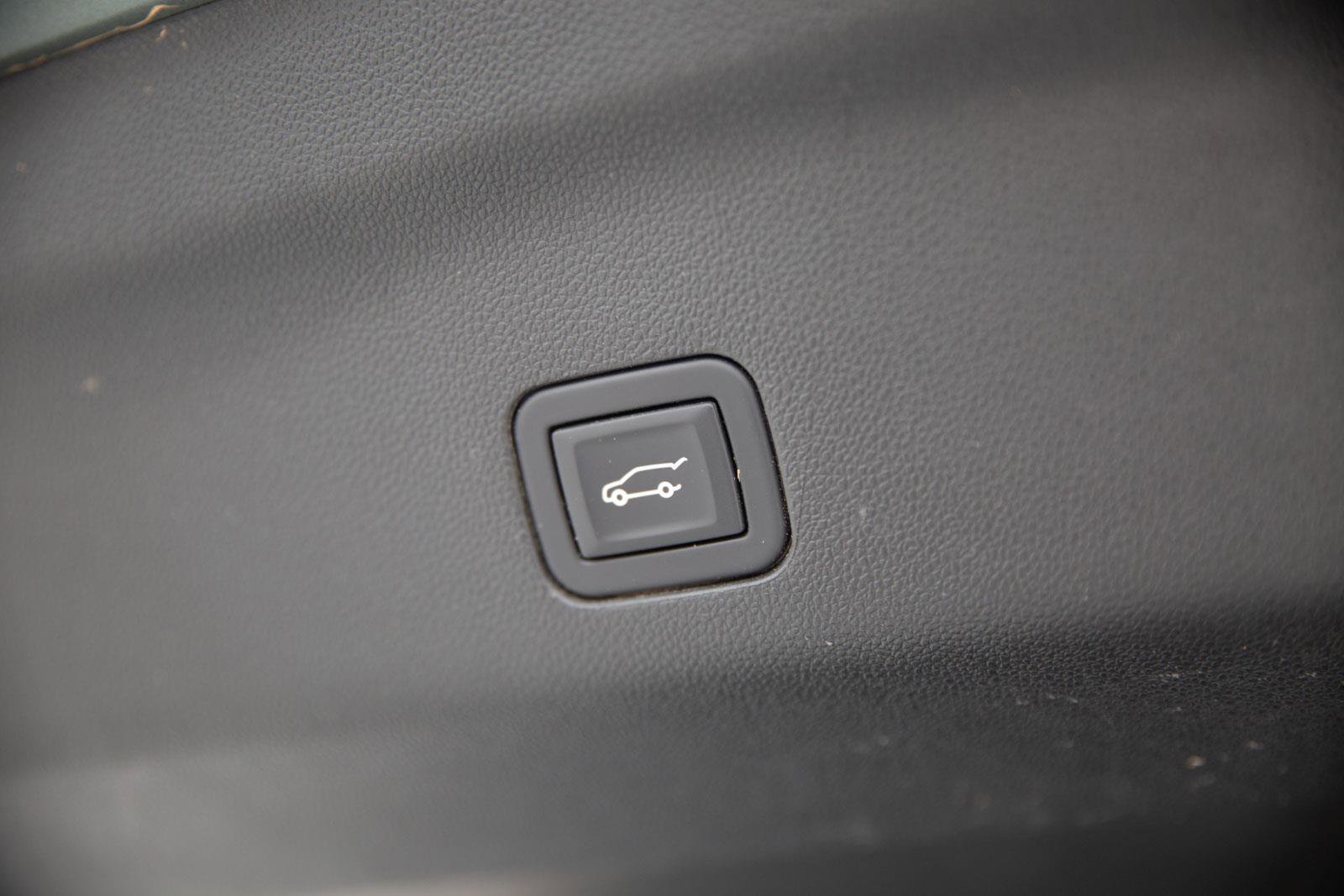 Used 2024 Chevrolet Tahoe LT image 15