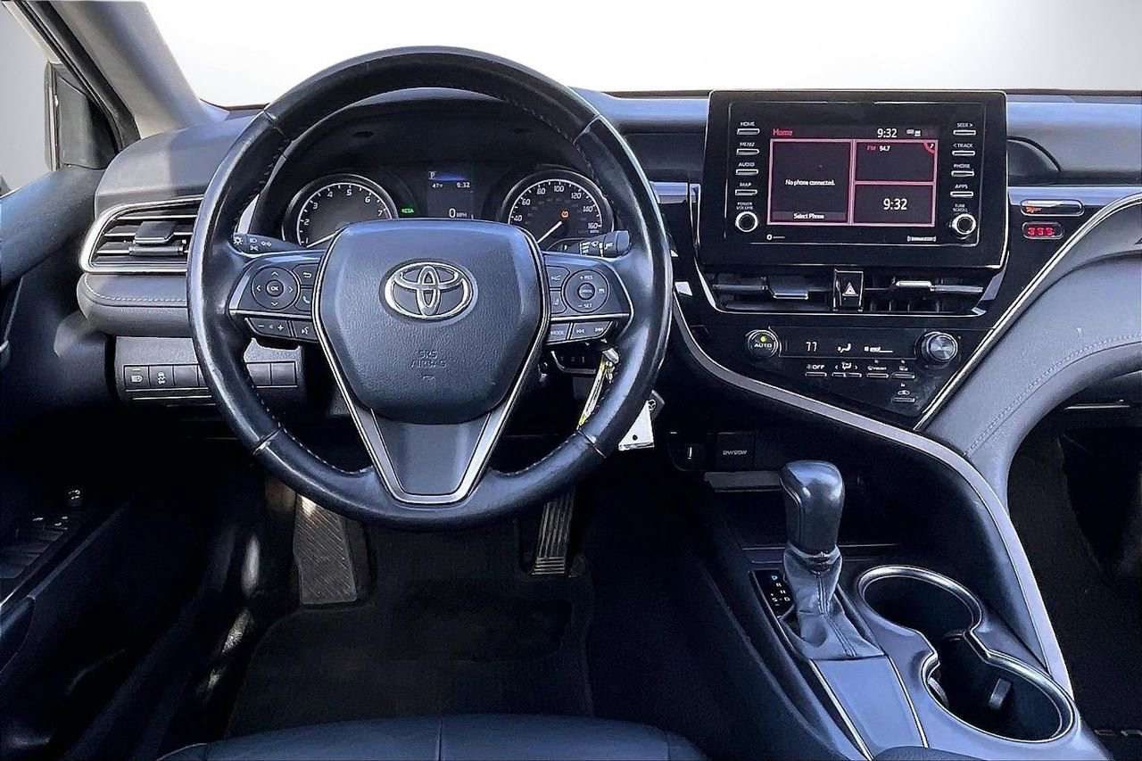 Used 2021 Toyota Camry SE image 12