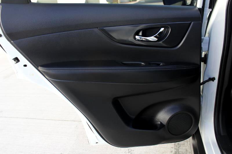 Used 2020 Nissan Rogue SV image 12