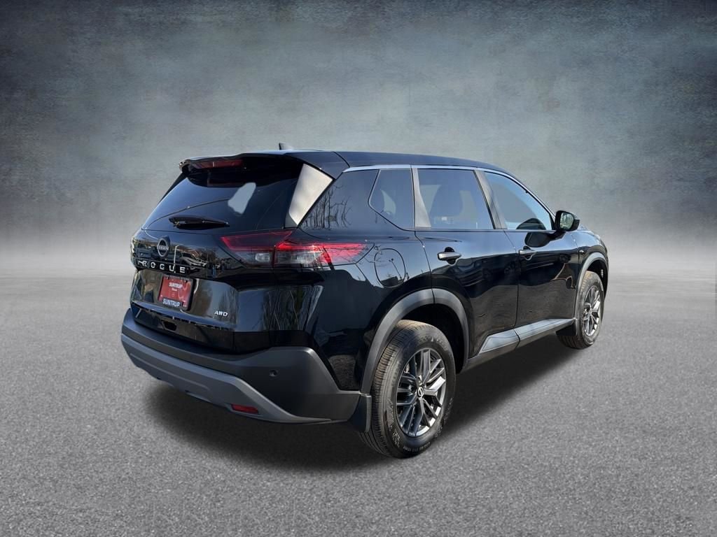 Used 2023 Nissan Rogue S image 6