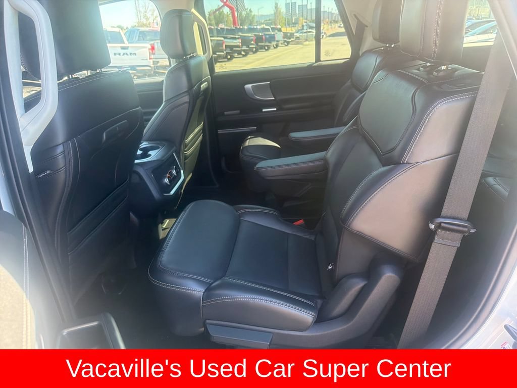 Used 2025 Ford Expedition Platinum AWD/4WD image 22