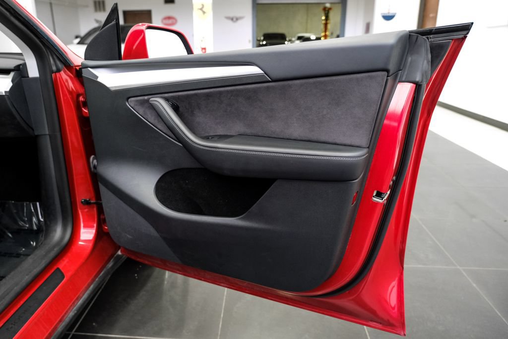 Used 2023 Tesla Model Y AWD image 41