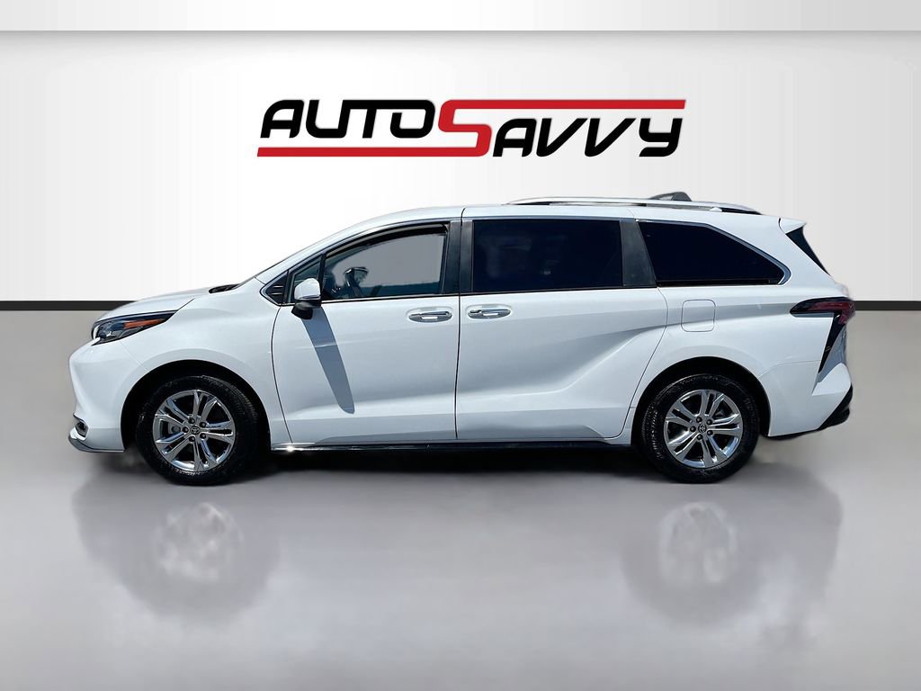 Used 2024 Toyota Sienna Platinum AWD/4WD image 4