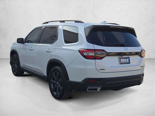 Used 2025 Honda Pilot Sport image 8