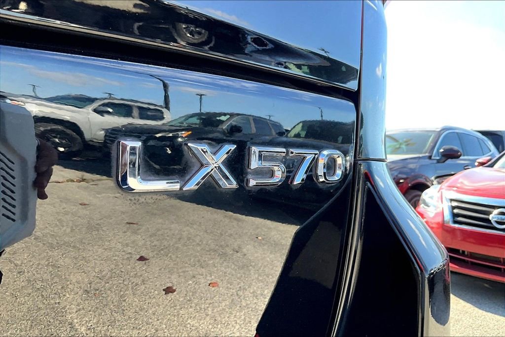 Used 2018 Lexus LX 570 4WD image 39