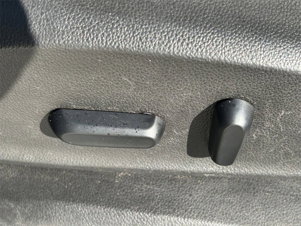 Used 2019 Buick Envision Essence image 27