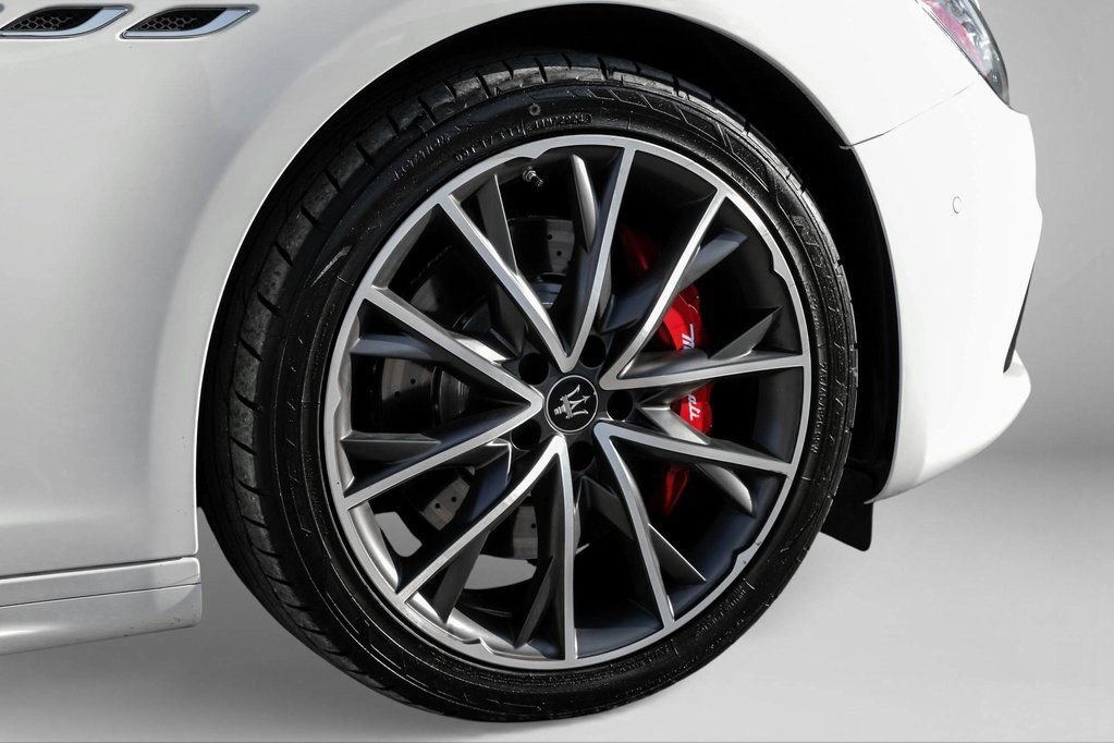 Used 2023 Maserati Ghibli Modena RWD image 51
