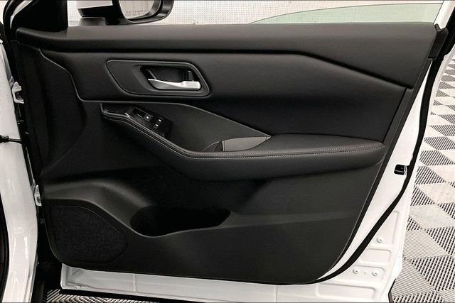 New 2025 Nissan Rogue SV image 34