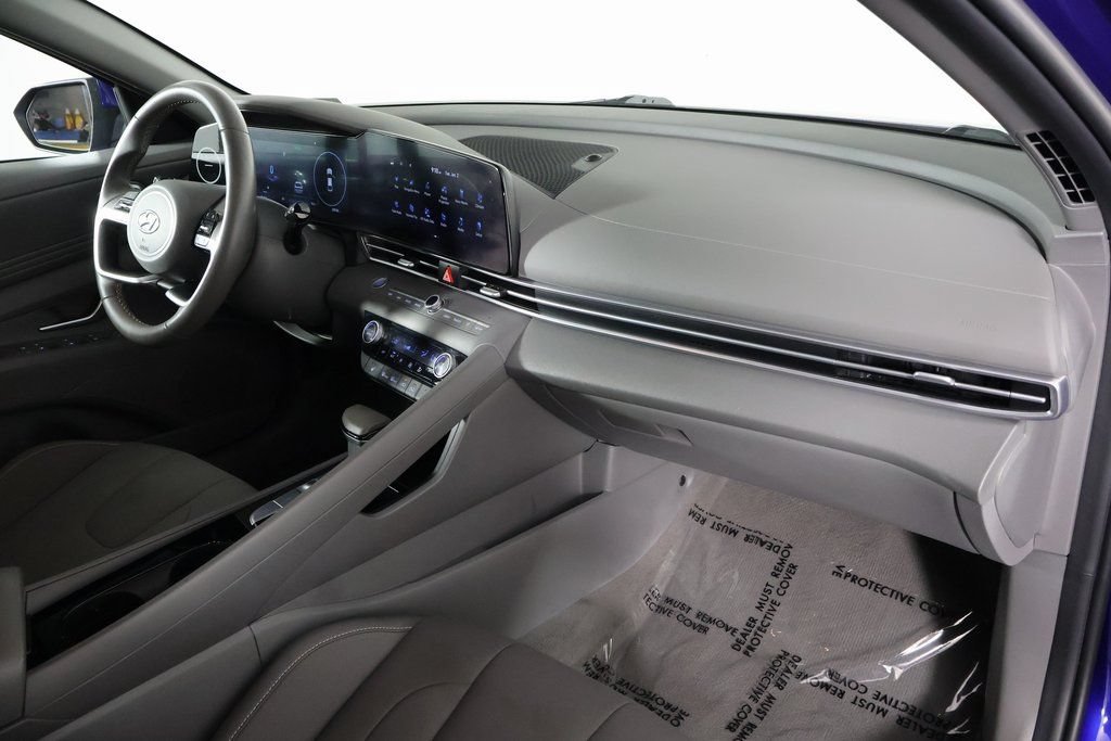 Used 2023 Hyundai Elantra SEL w/ Convenience Package FWD image 9