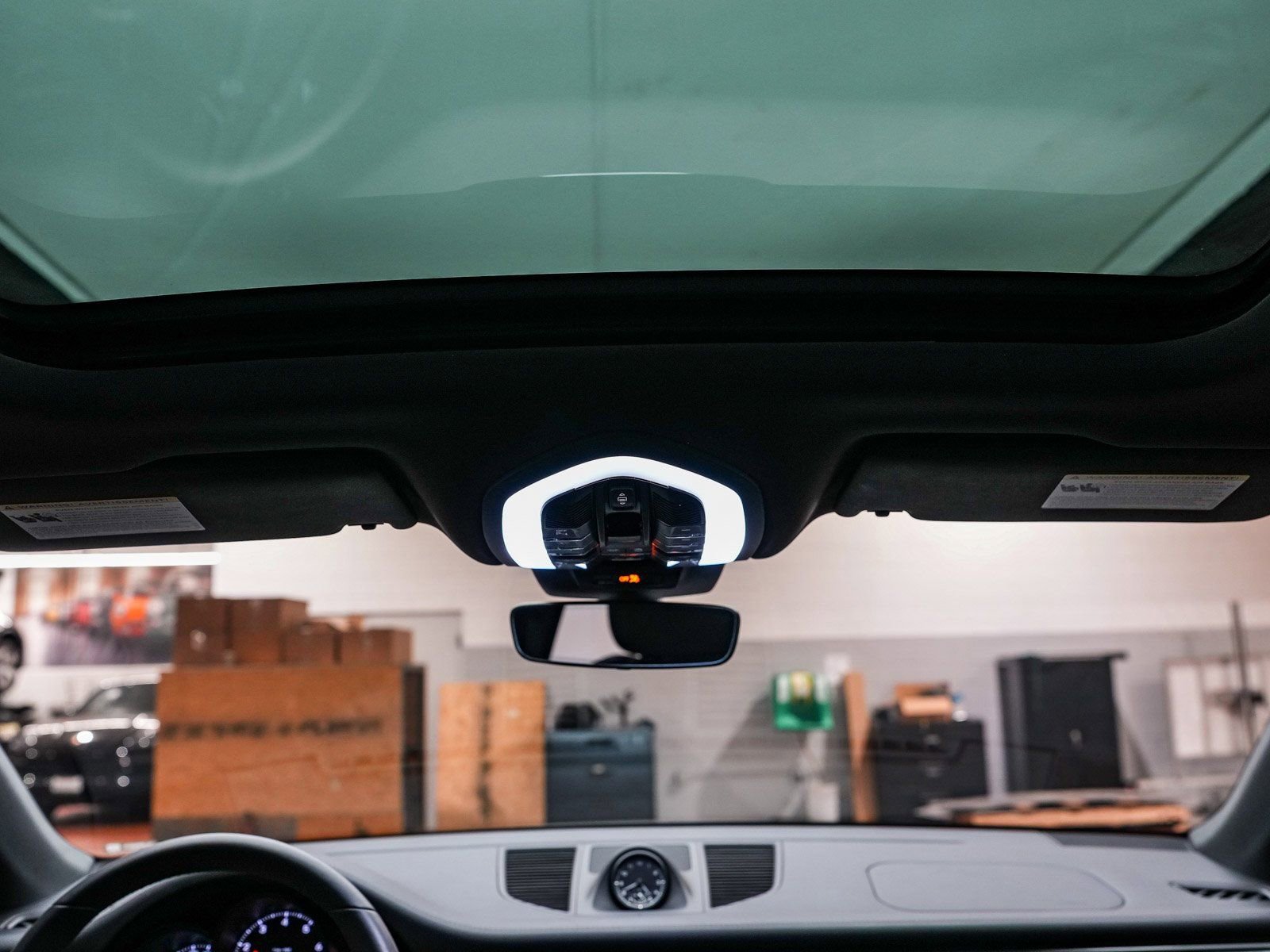 Certified 2025 Porsche Macan image 20