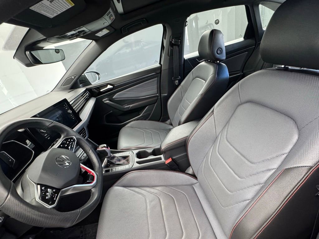 Used 2025 Volkswagen Jetta GLI Autobahn w/ GLI Black Package image 9