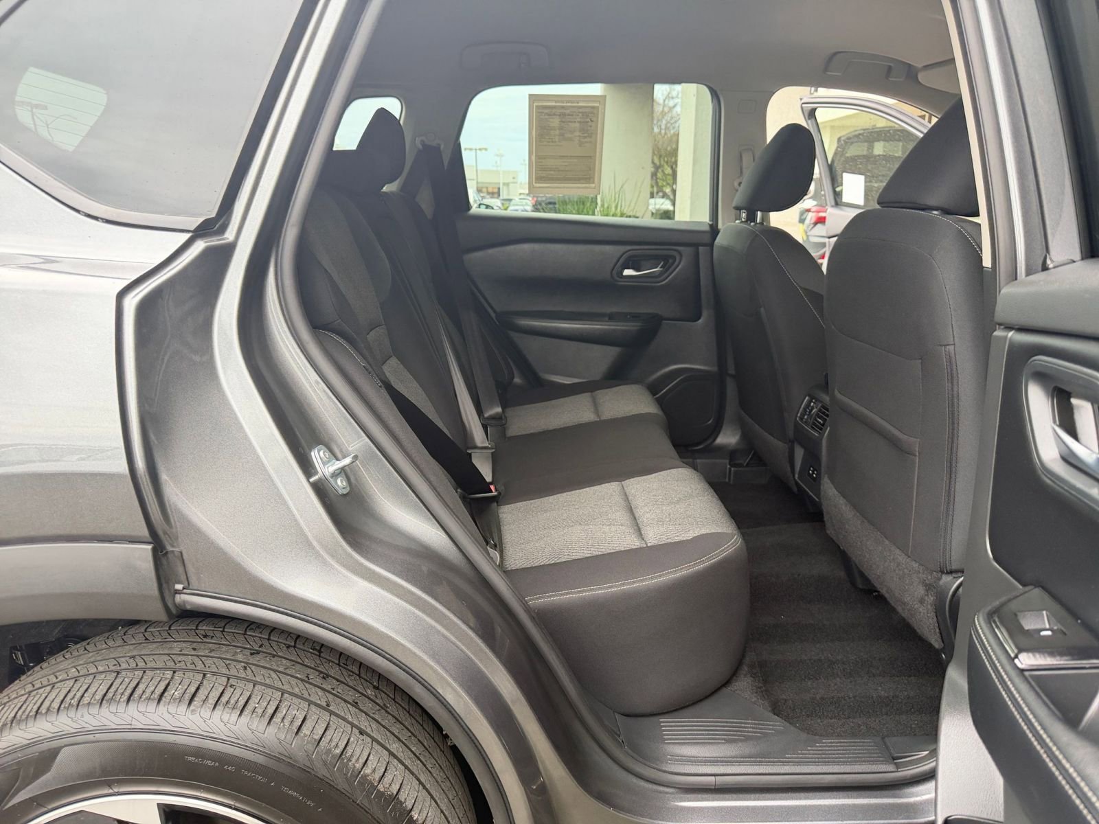 Used 2025 Nissan Rogue SV image 28