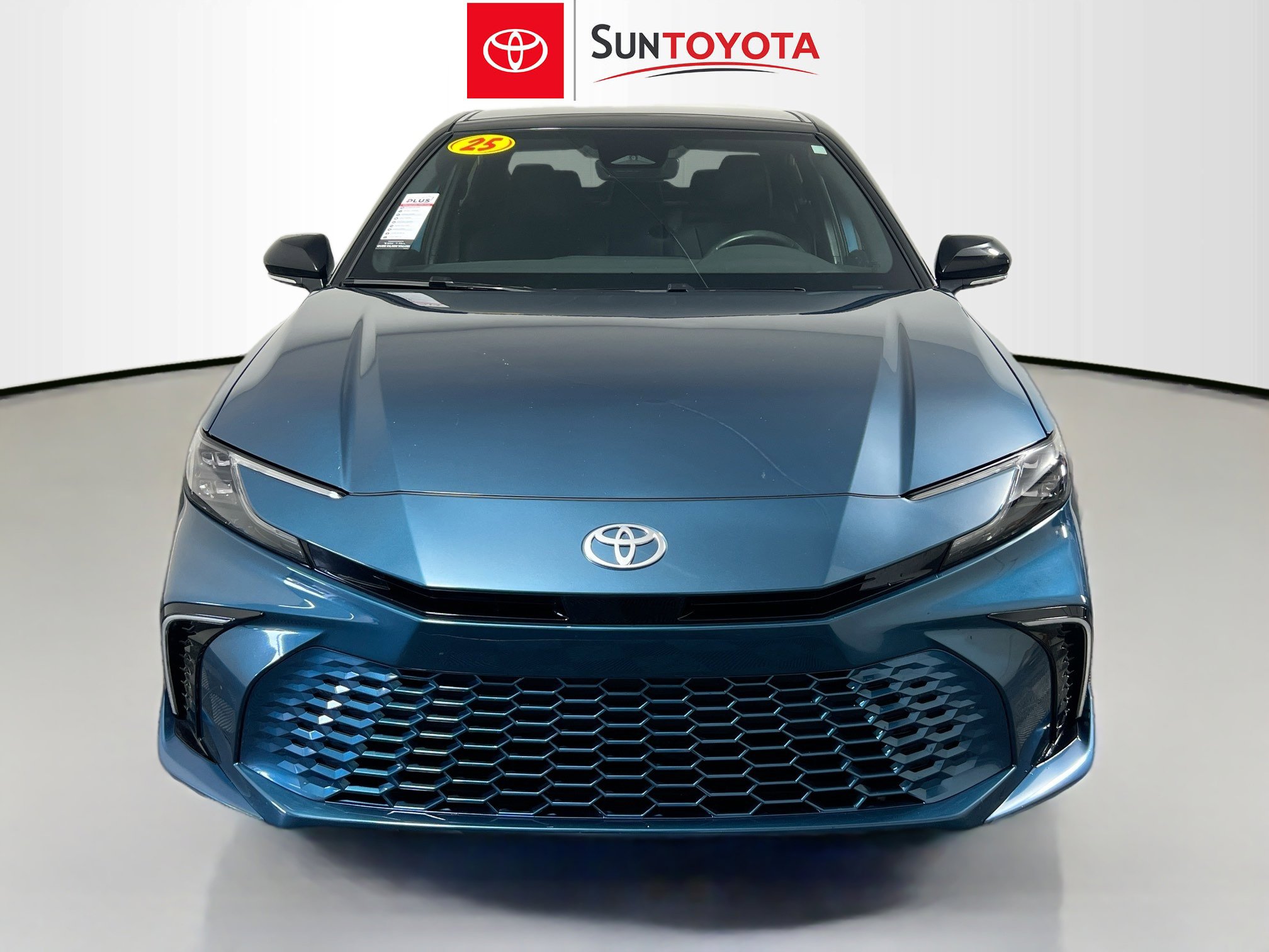 Used 2025 Toyota Camry XSE FWD image 10