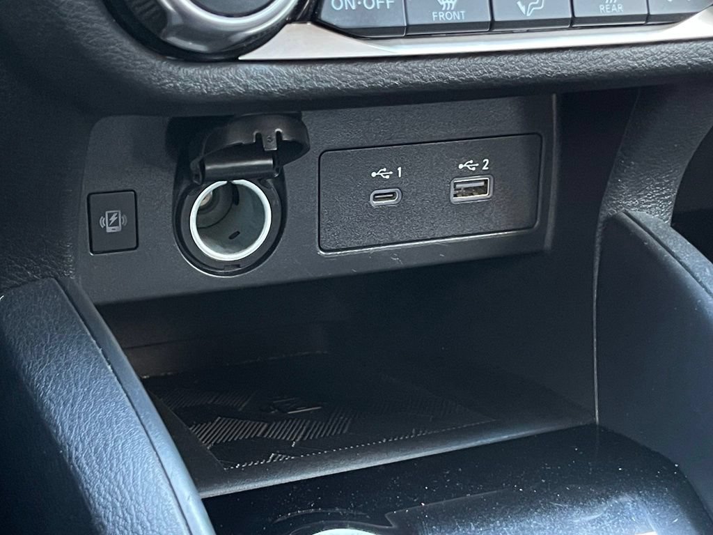 Used 2023 Nissan Versa SR w/ Trunk Package FWD image 19