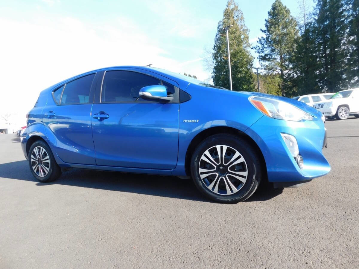 Used 2015 Toyota Prius C Three image 1