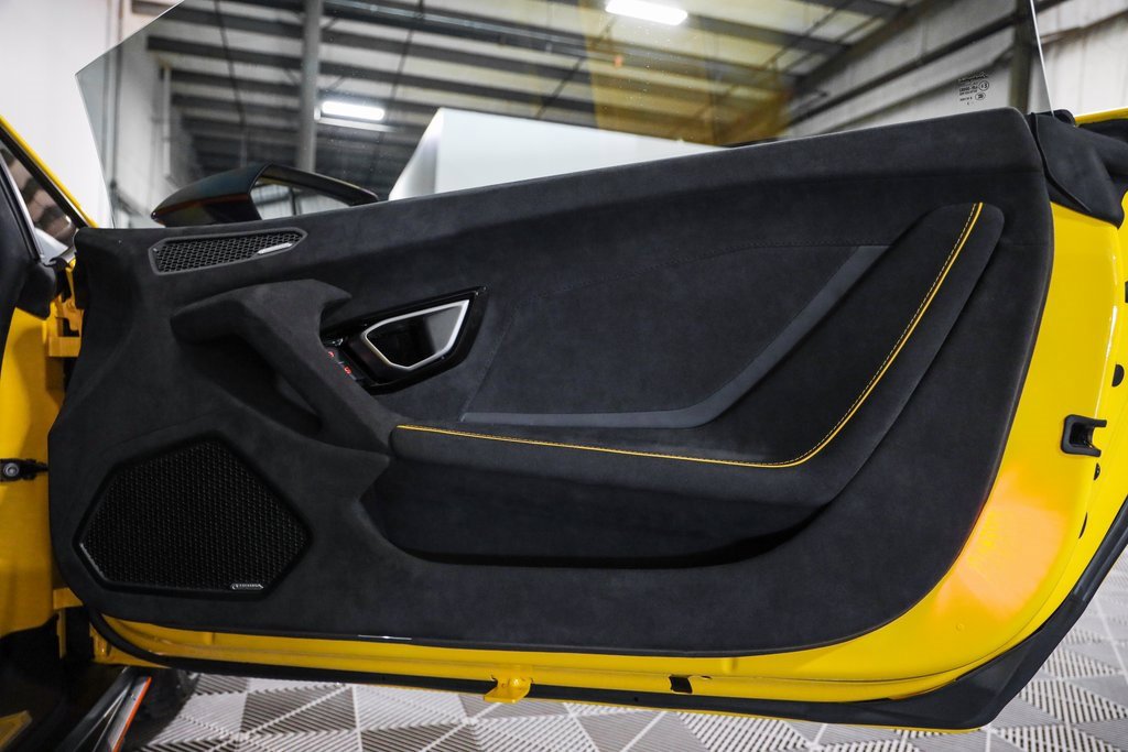 Used 2023 Lamborghini Huracan Sterrato image 25