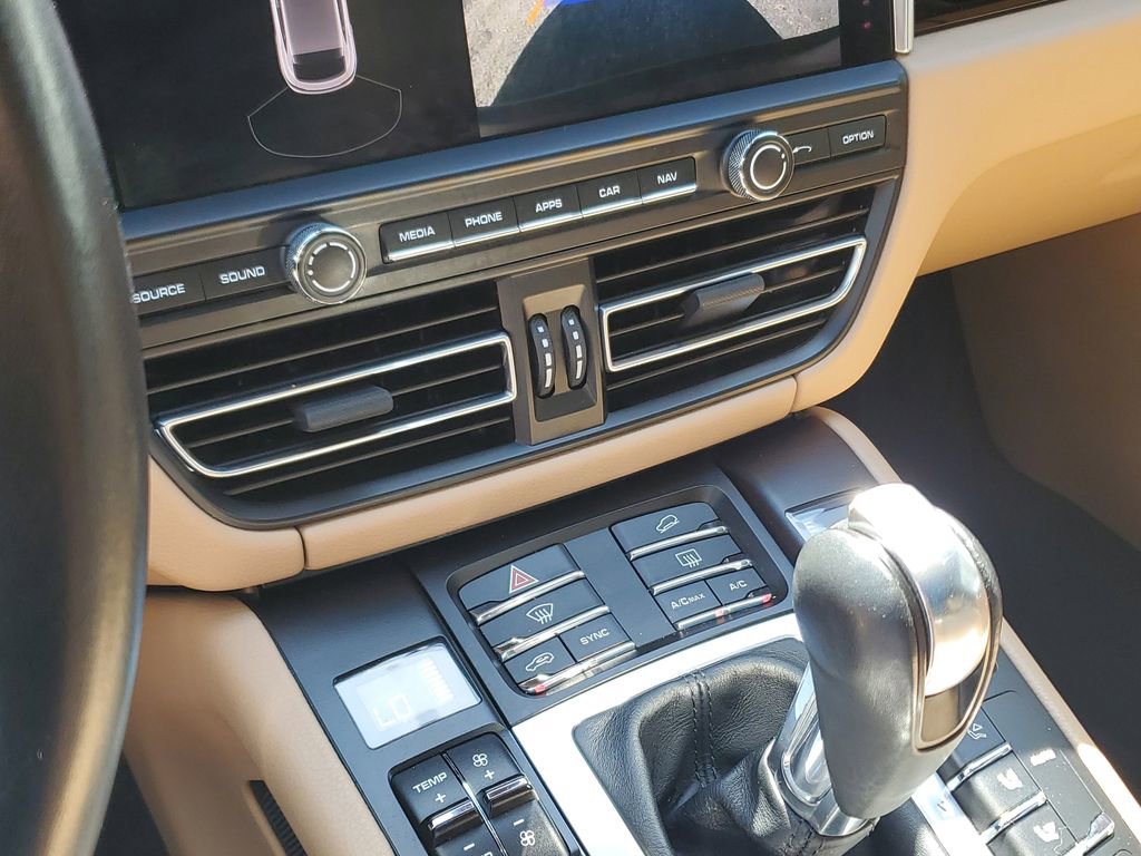 Used 2021 Porsche Macan image 29