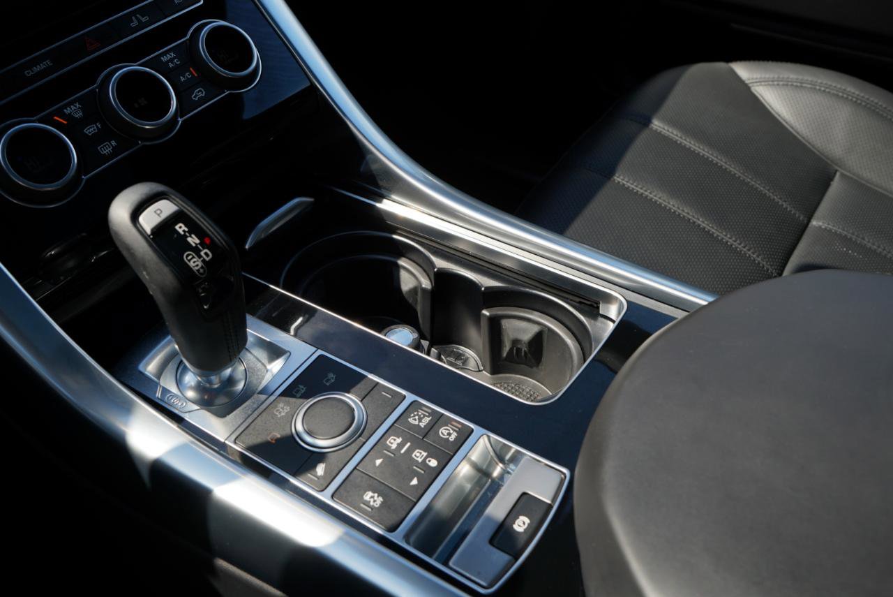 Used 2016 Land Rover Range Rover Sport HSE image 41