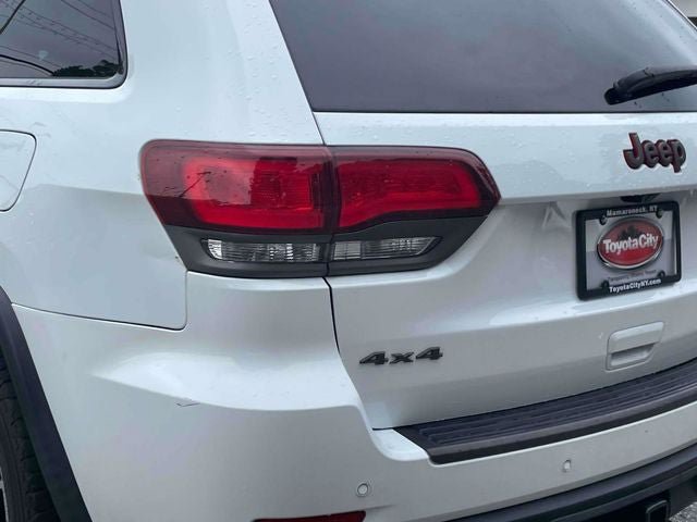 Used 2017 Jeep Grand Cherokee Trailhawk AWD/4WD image 13