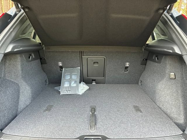 New 2026 Volvo XC40 B5 Ultra w/ Climate Package AWD/4WD image 17
