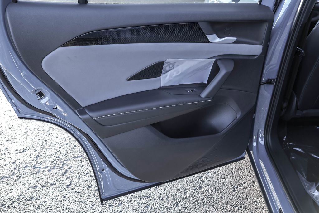 New 2026 Volkswagen Tiguan SE R-Line image 32