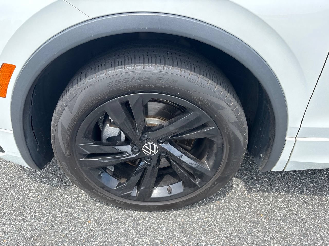 Used 2023 Volkswagen Tiguan SE R-Line FWD image 13