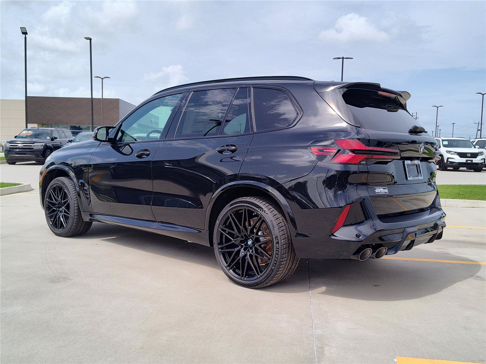 New 2026 BMW X5 M Competition w/ Executive Package AWD/4WD image 3
