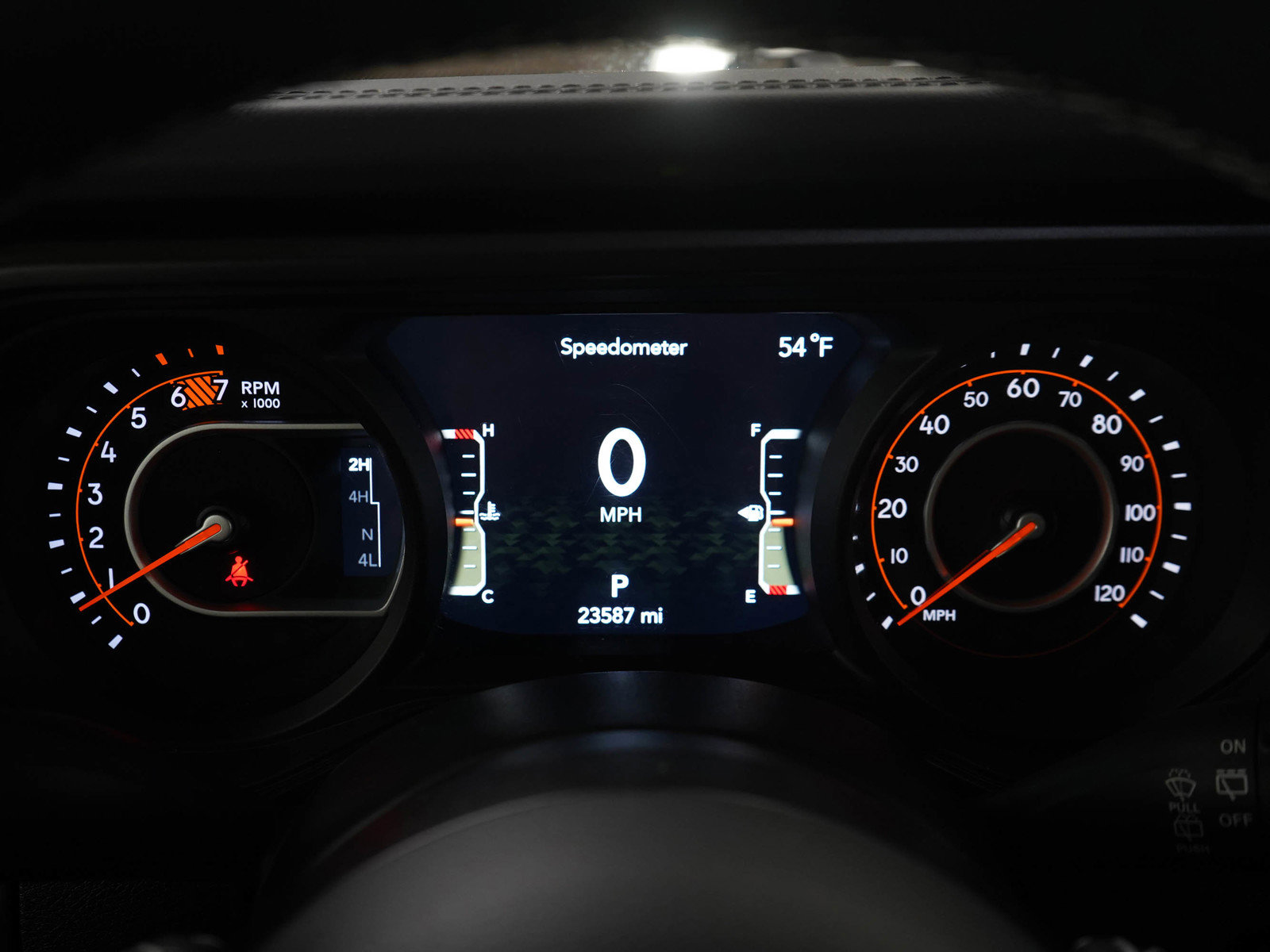 Used 2025 Jeep Wrangler Unlimited Rubicon w/ Convenience Group AWD/4WD image 24