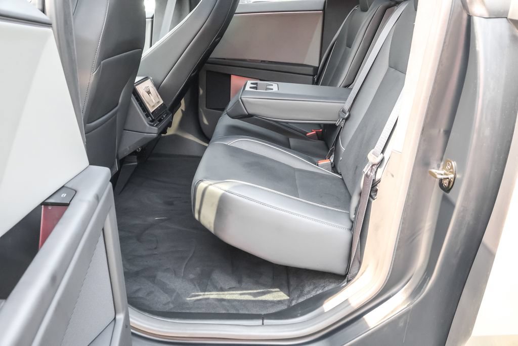Used 2024 Tesla Cybertruck AWD Crew Cab image 24