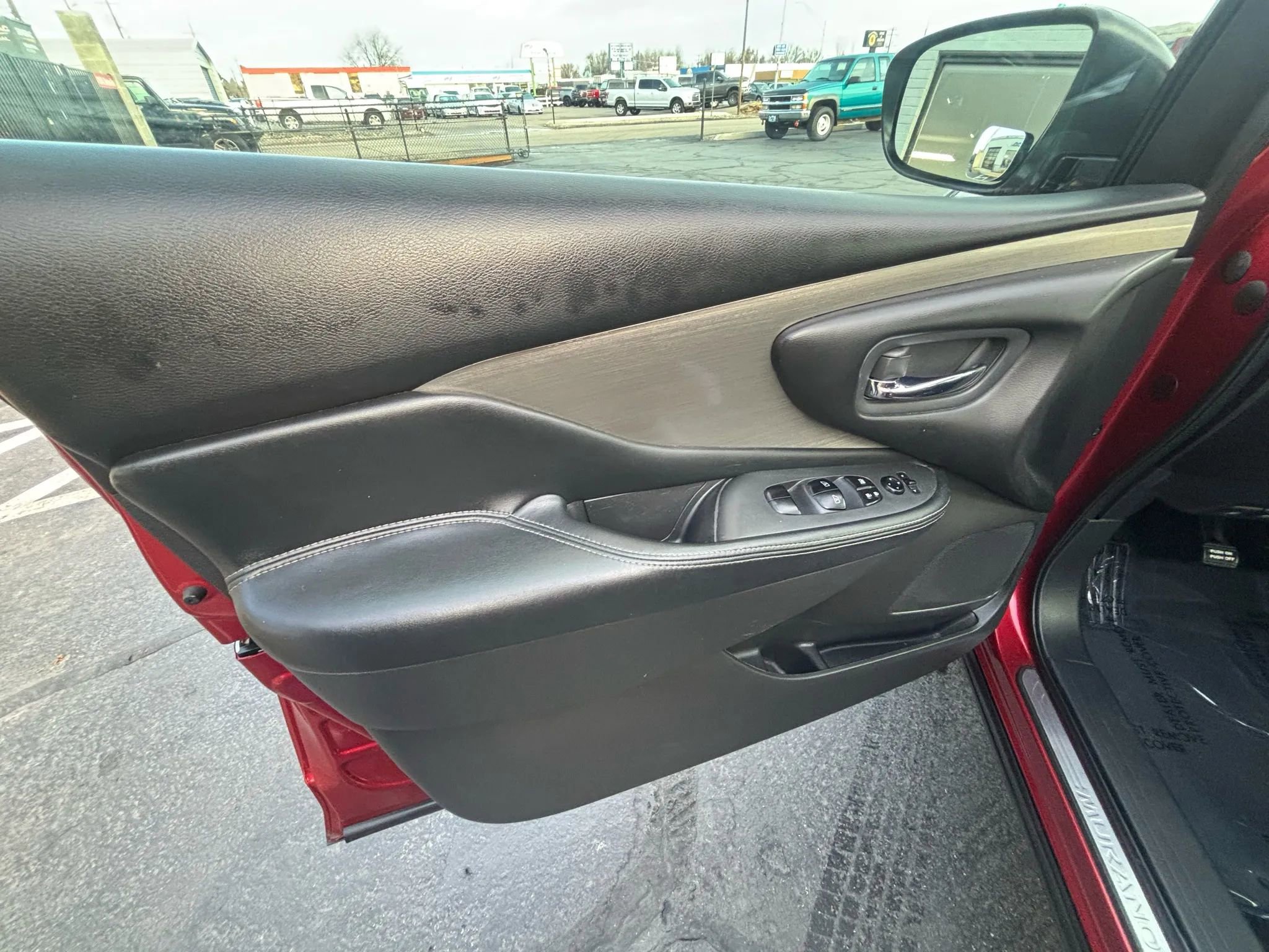 Used 2017 Nissan Murano SV image 13