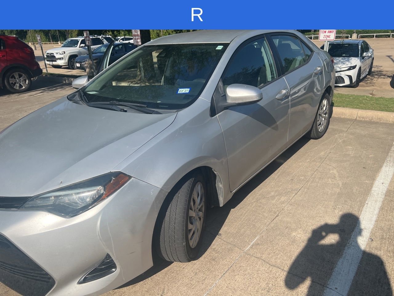 Used 2017 Toyota Corolla LE FWD image 2