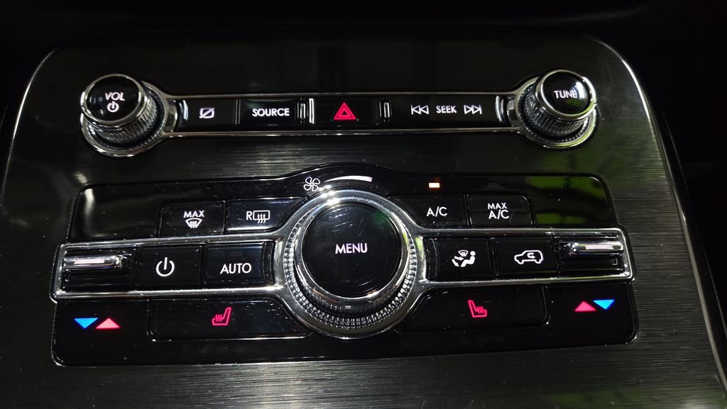 Used 2023 Lincoln Nautilus AWD image 19