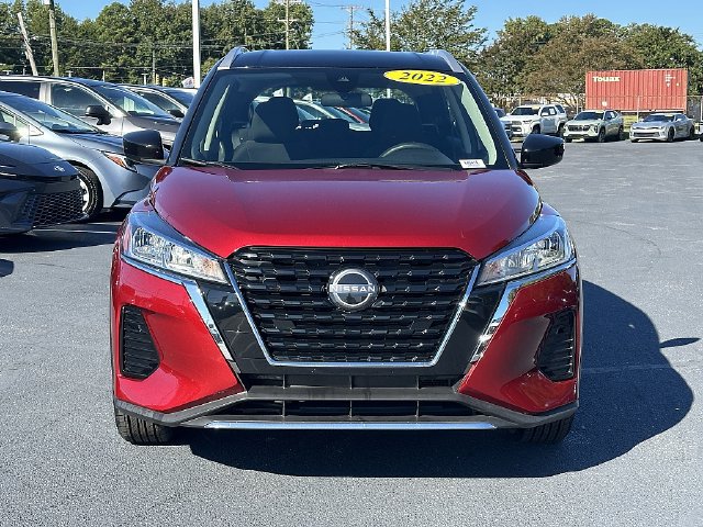 Used 2022 Nissan Kicks SV FWD image 2