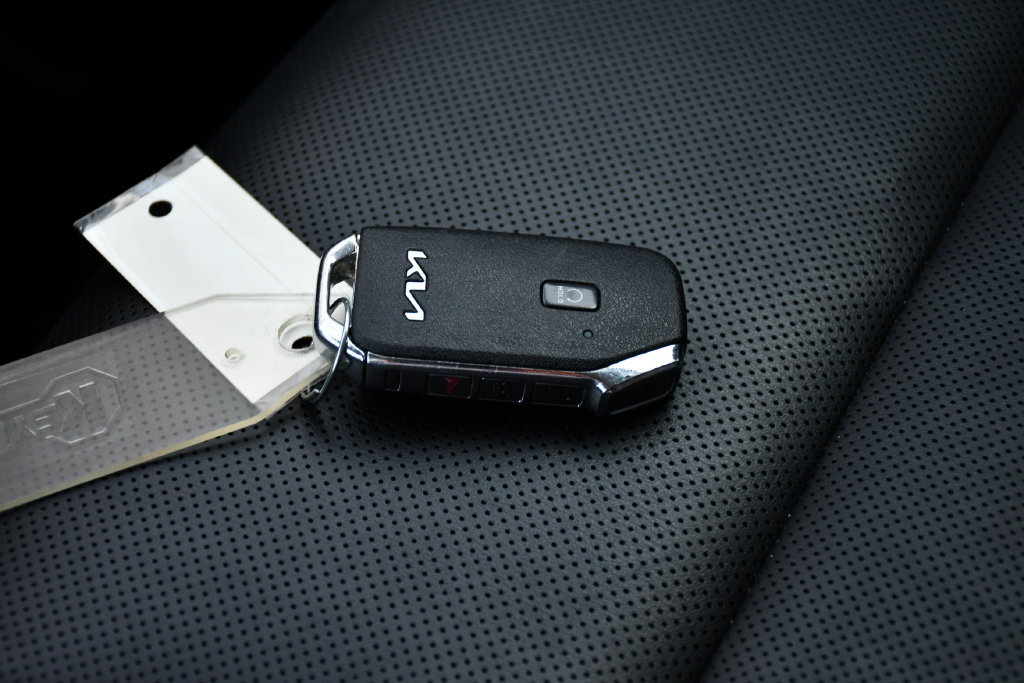 Used 2022 Kia Telluride S AWD/4WD image 16
