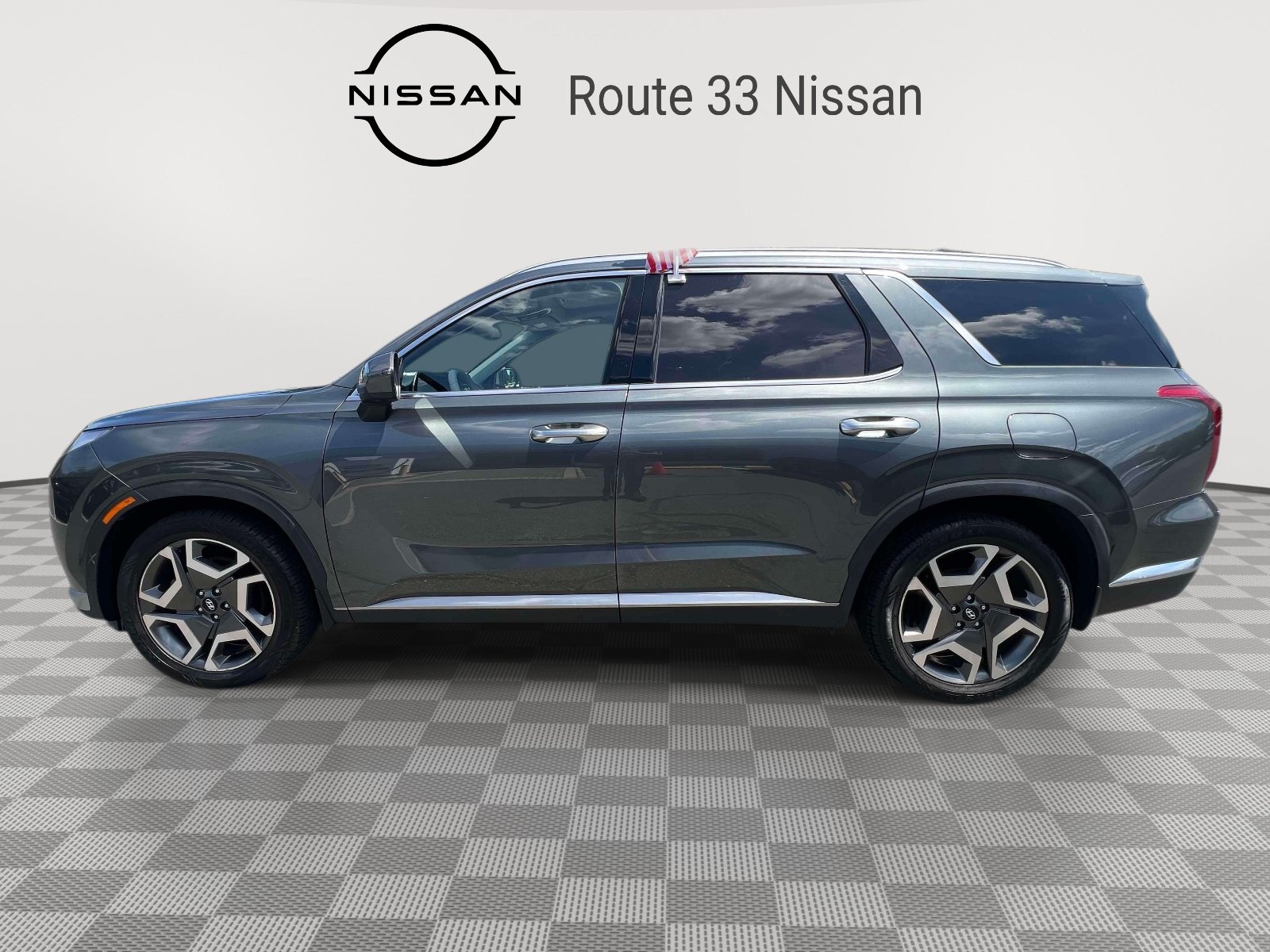 Used 2023 Hyundai Palisade Limited AWD/4WD image 3